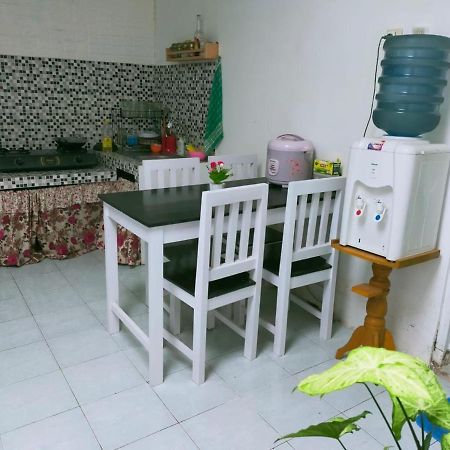 Shifana Homestay Syariah Yogyakarta Exterior foto