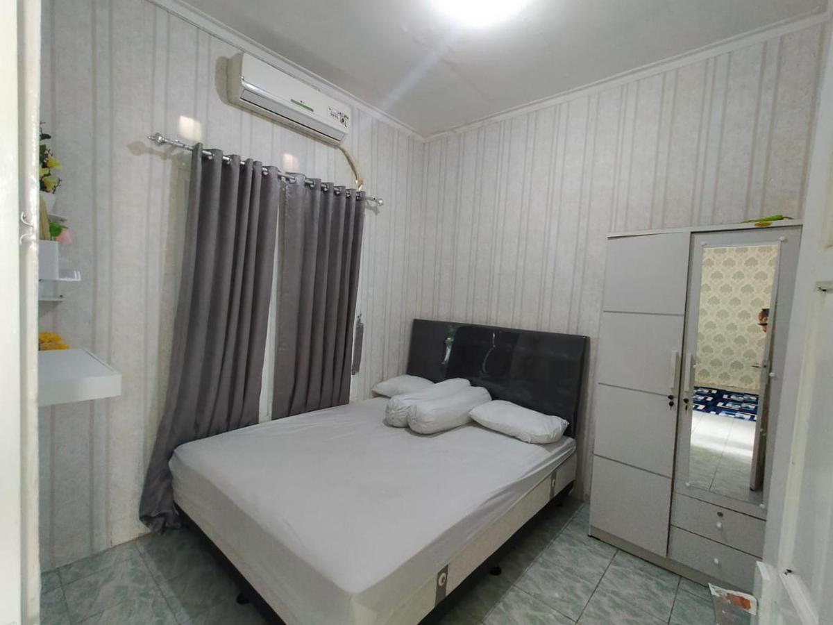 Shifana Homestay Syariah Yogyakarta Exterior foto
