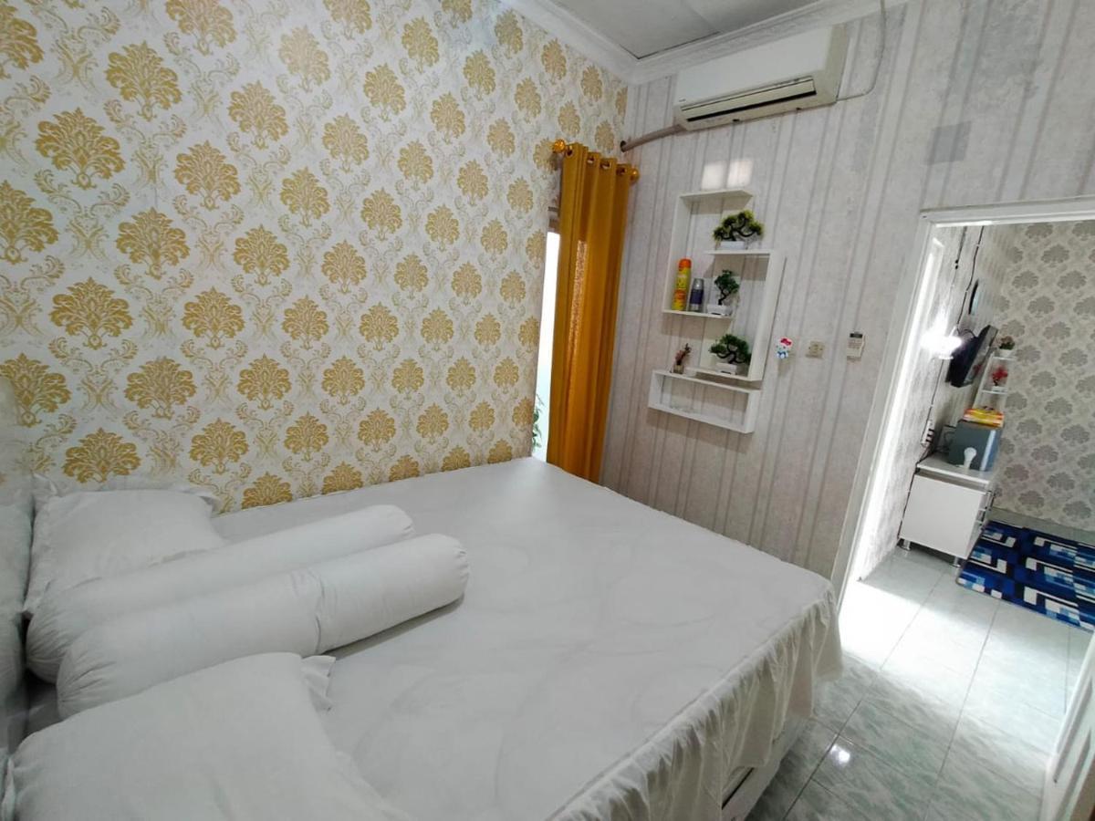 Shifana Homestay Syariah Yogyakarta Exterior foto