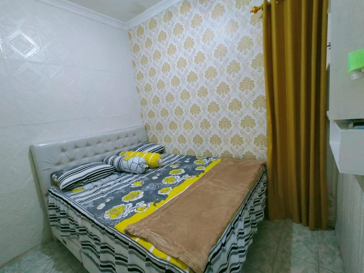 Shifana Homestay Syariah Yogyakarta Exterior foto
